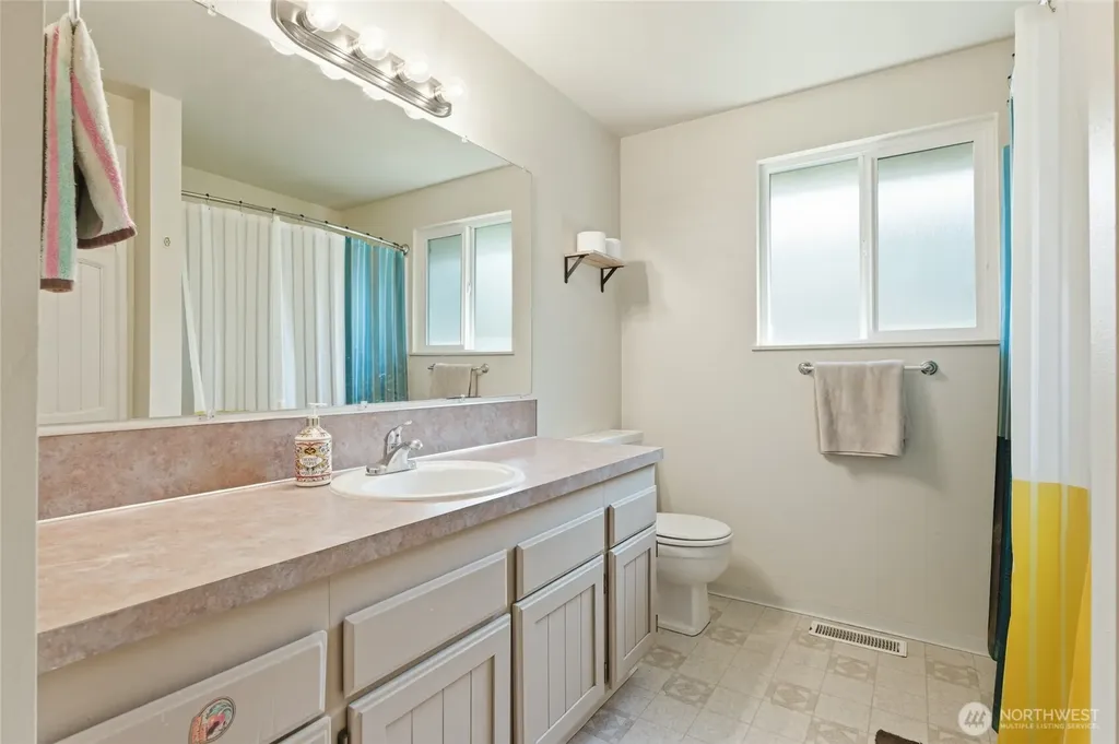 709 Enterprise Drive NE Lacey WA 98516