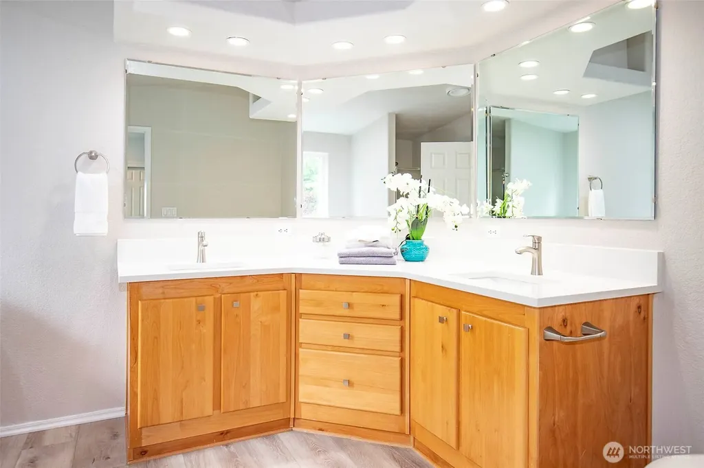 15221 342nd Avenue NE Duvall WA 98019
