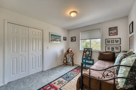 1308 11th Street Pl SW Puyallup WA 98371