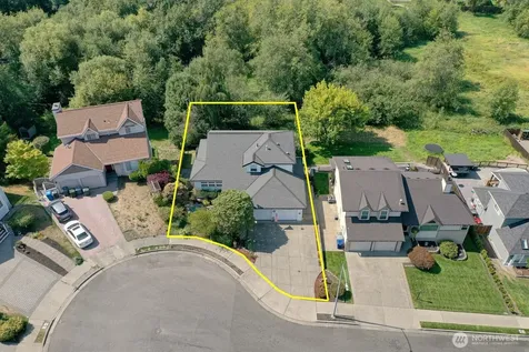 1308 11th Street Pl SW Puyallup WA 98371