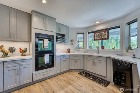 1308 11th Street Pl SW Puyallup WA 98371