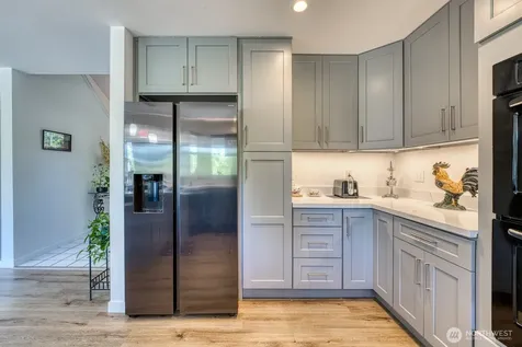 1308 11th Street Pl SW Puyallup WA 98371