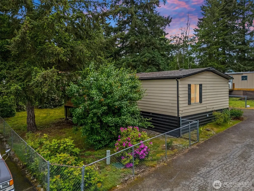 7427 154th Street E Puyallup WA 98375