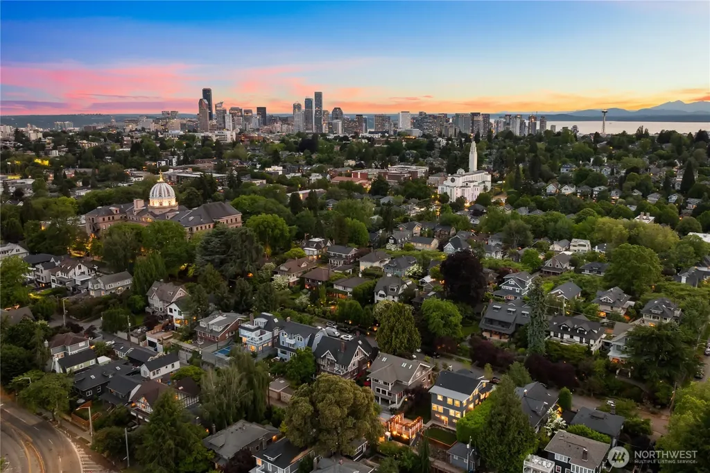 946 22nd Avenue E Seattle WA 98112