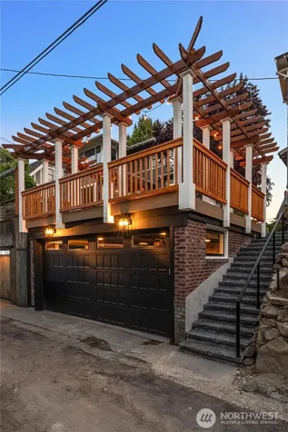 946 22nd Avenue E Seattle WA 98112
