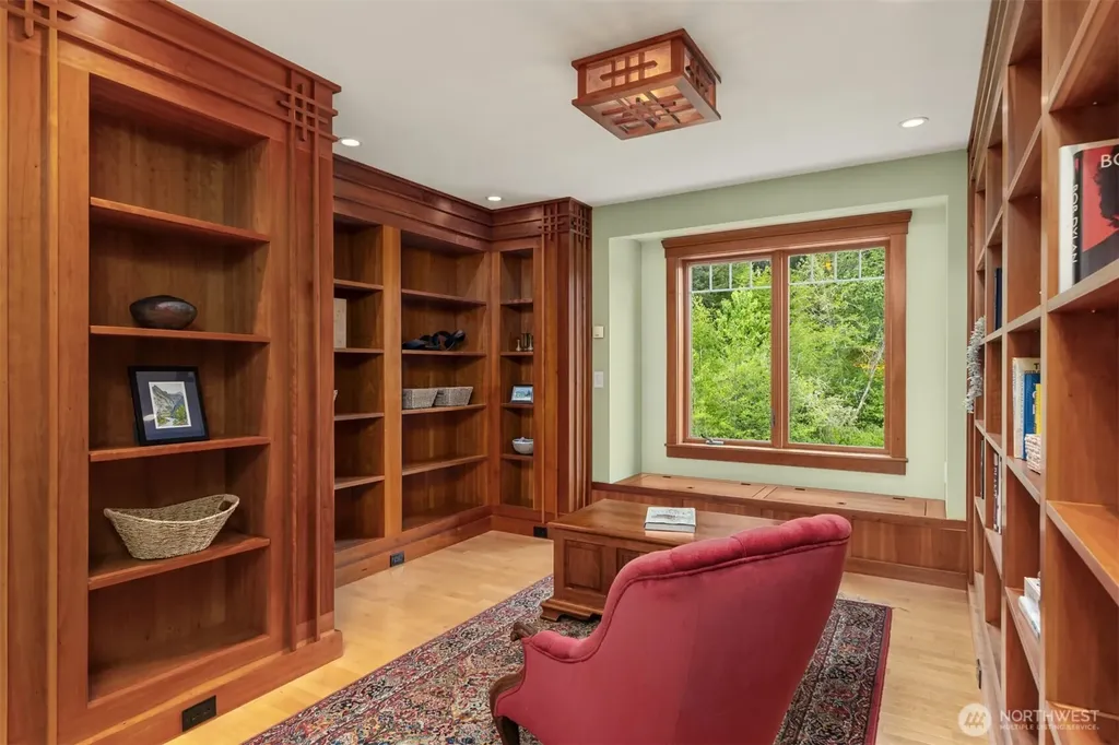 15390 Broom Street NE Bainbridge Island WA 98110