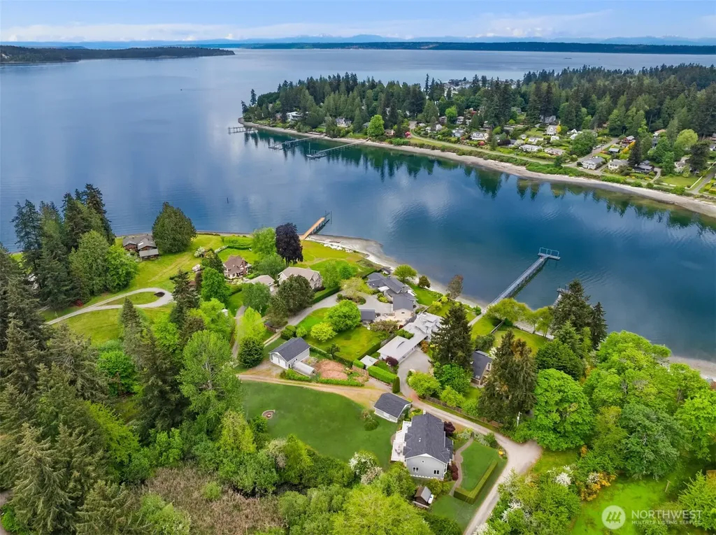 15390 Broom Street NE Bainbridge Island WA 98110