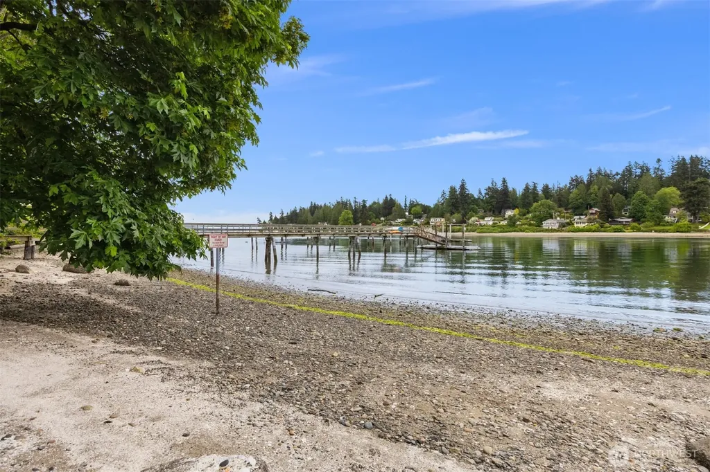15390 Broom Street NE Bainbridge Island WA 98110