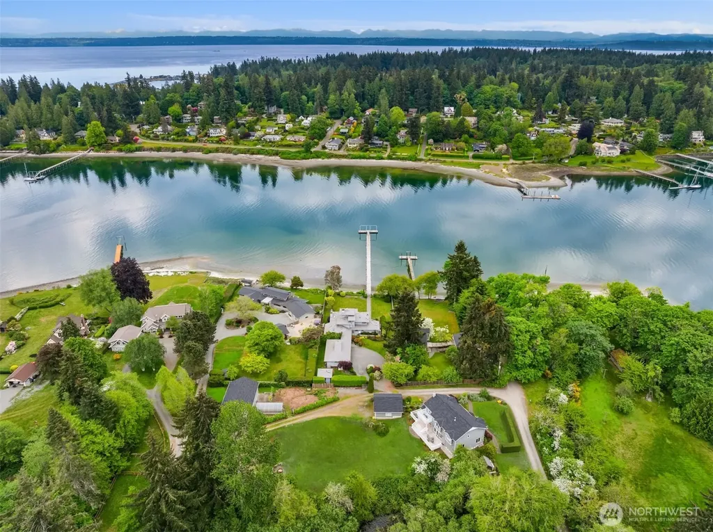15390 Broom Street NE Bainbridge Island WA 98110