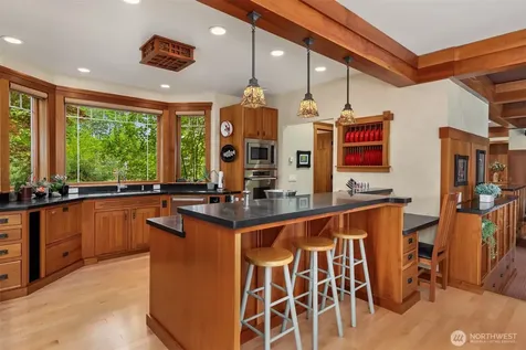15390 Broom Street NE Bainbridge Island WA 98110