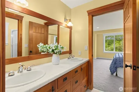 15390 Broom Street NE Bainbridge Island WA 98110