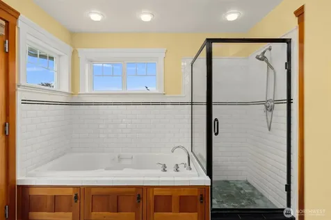 15390 Broom Street NE Bainbridge Island WA 98110