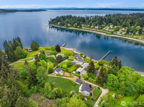 15390 Broom Street NE Bainbridge Island WA 98110