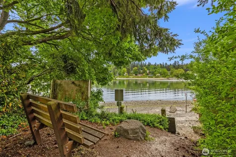 15390 Broom Street NE Bainbridge Island WA 98110