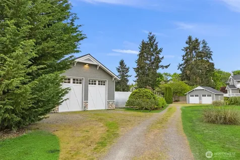 15390 Broom Street NE Bainbridge Island WA 98110