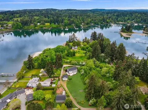 15390 Broom Street NE Bainbridge Island WA 98110