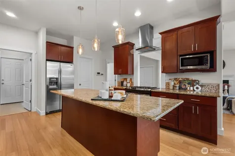 5632 31st Avenue SW Seattle WA 98126