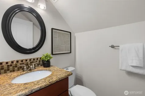5632 31st Avenue SW Seattle WA 98126