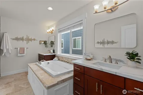 5632 31st Avenue SW Seattle WA 98126