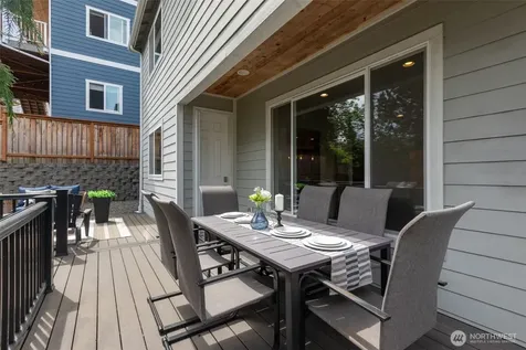 5632 31st Avenue SW Seattle WA 98126