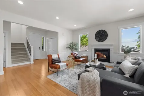 5632 31st Avenue SW Seattle WA 98126