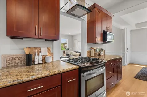 5632 31st Avenue SW Seattle WA 98126