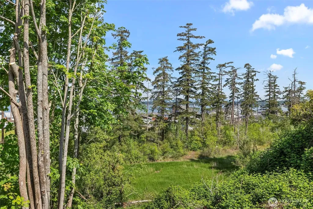 4982 Highland Drive Blaine WA 98230