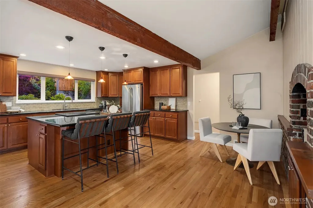 1333 98th Avenue NE Clyde Hill WA 98004