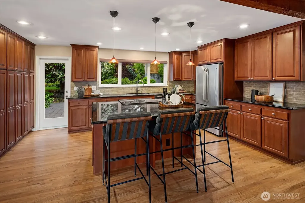 1333 98th Avenue NE Clyde Hill WA 98004