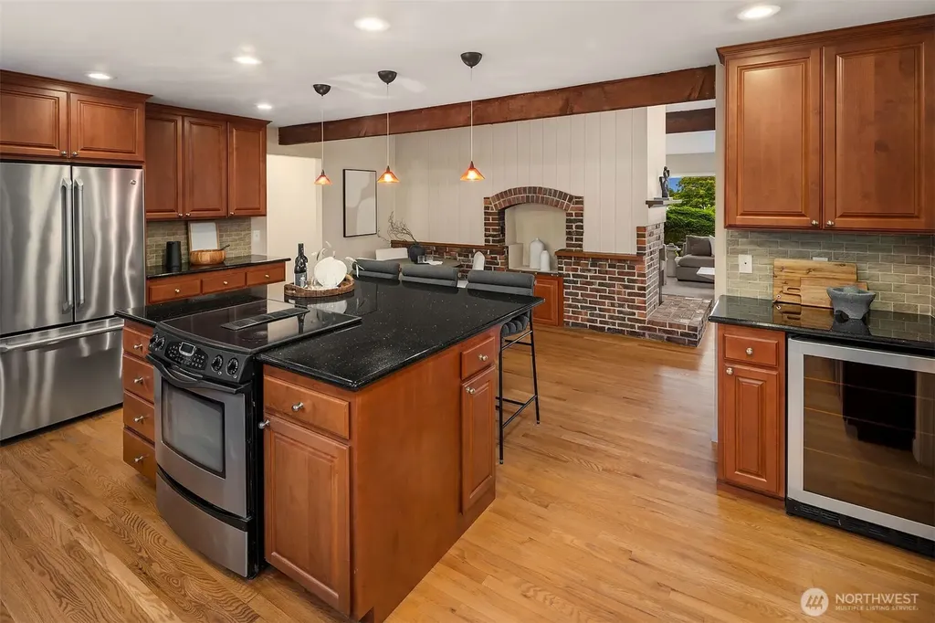1333 98th Avenue NE Clyde Hill WA 98004