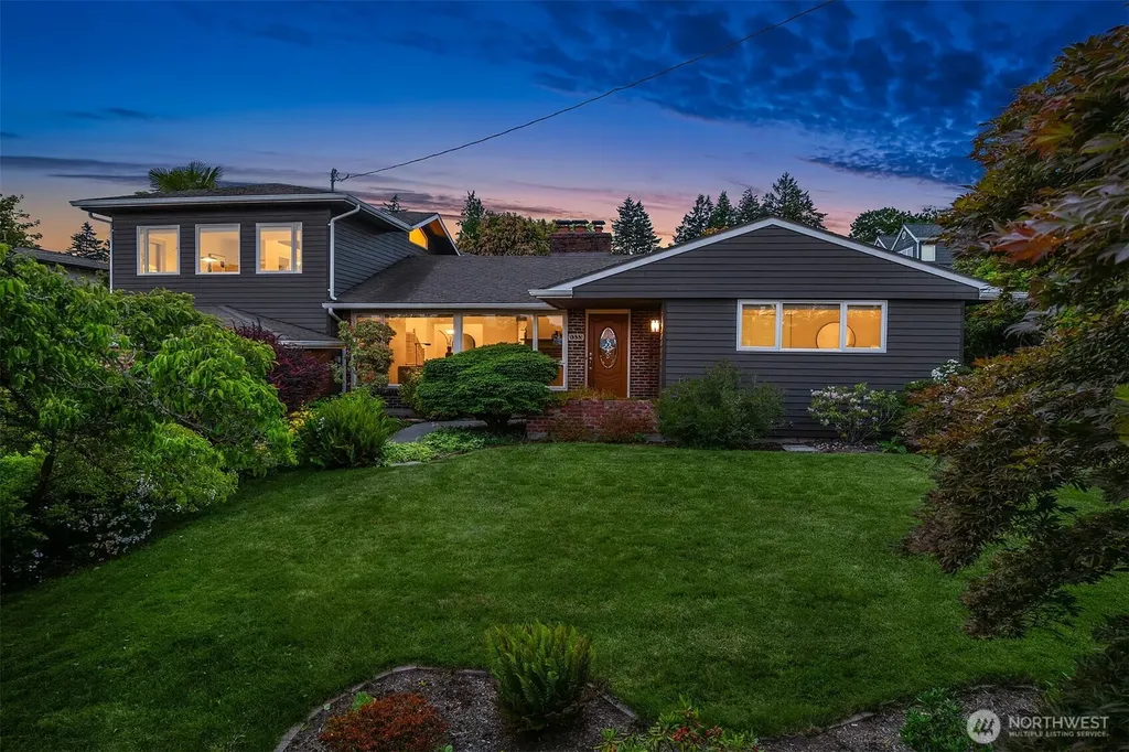 1333 98th Avenue NE Clyde Hill WA 98004