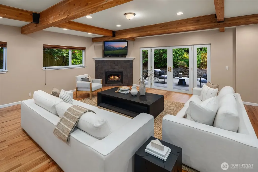 1333 98th Avenue NE Clyde Hill WA 98004