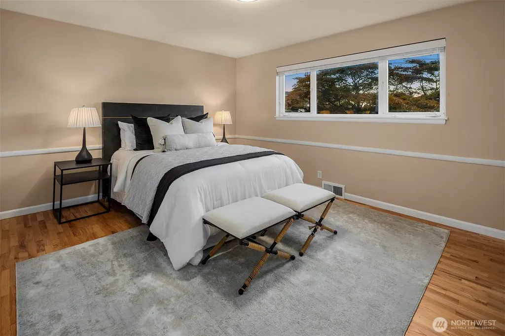 1333 98th Avenue NE Clyde Hill WA 98004