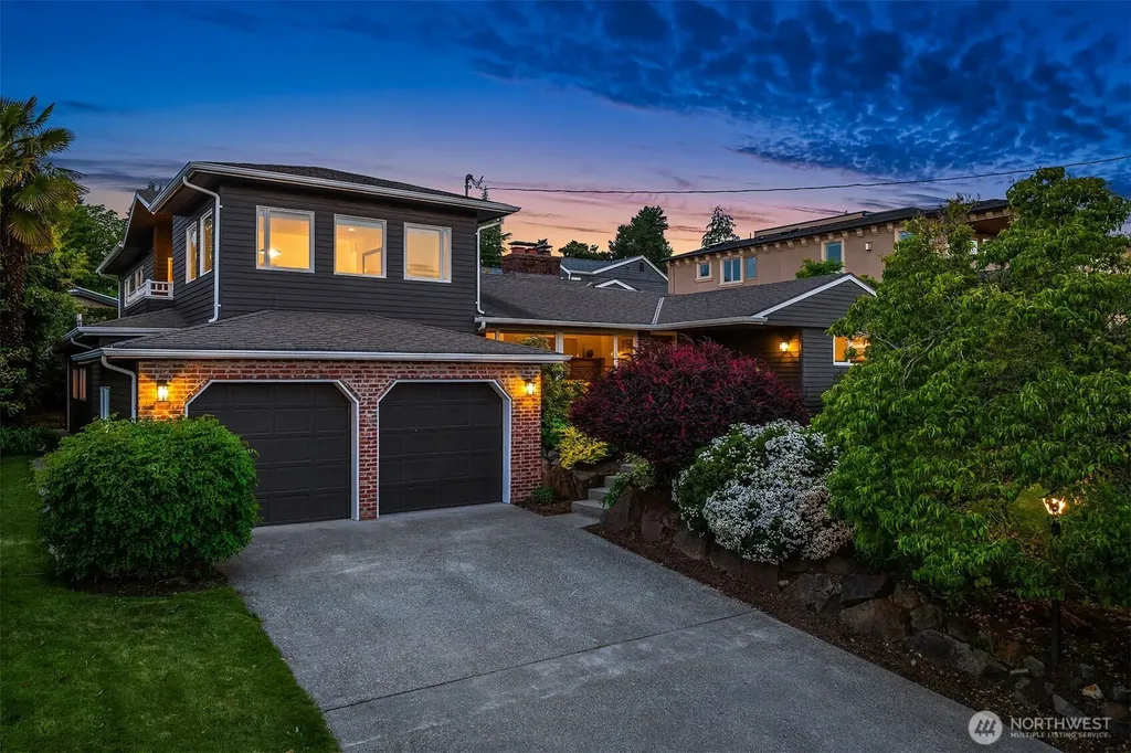 1333 98th Avenue NE Clyde Hill WA 98004