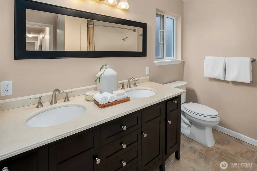 1333 98th Avenue NE Clyde Hill WA 98004