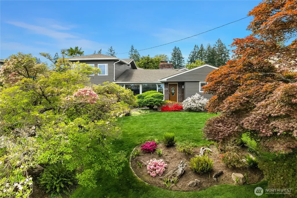 1333 98th Avenue NE Clyde Hill WA 98004