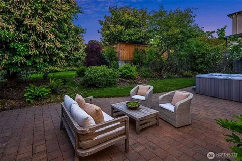 1333 98th Avenue NE Clyde Hill WA 98004
