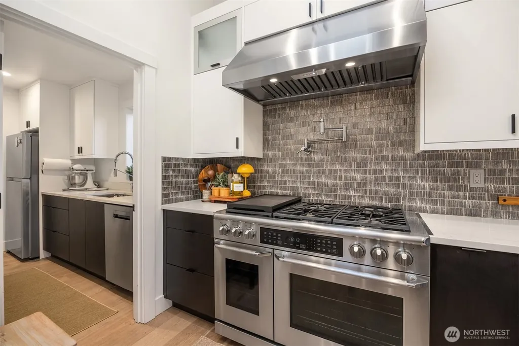 12422 68th Avenue NE Kirkland WA 98034