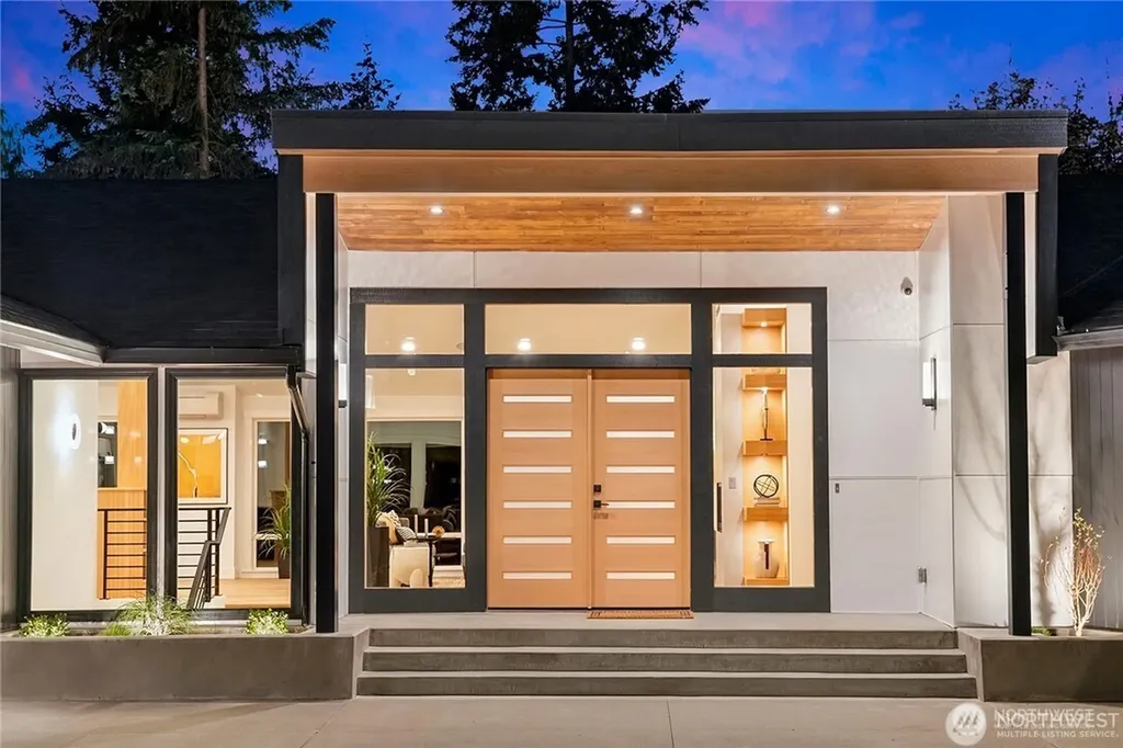12422 68th Avenue NE Kirkland WA 98034