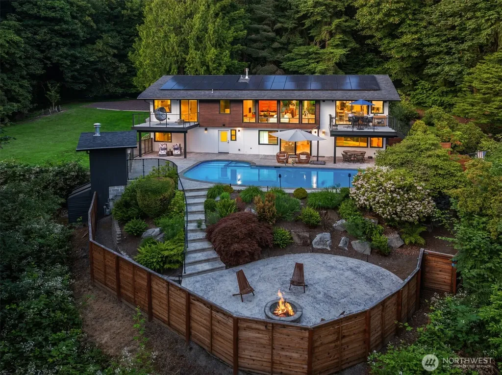 12422 68th Avenue NE Kirkland WA 98034