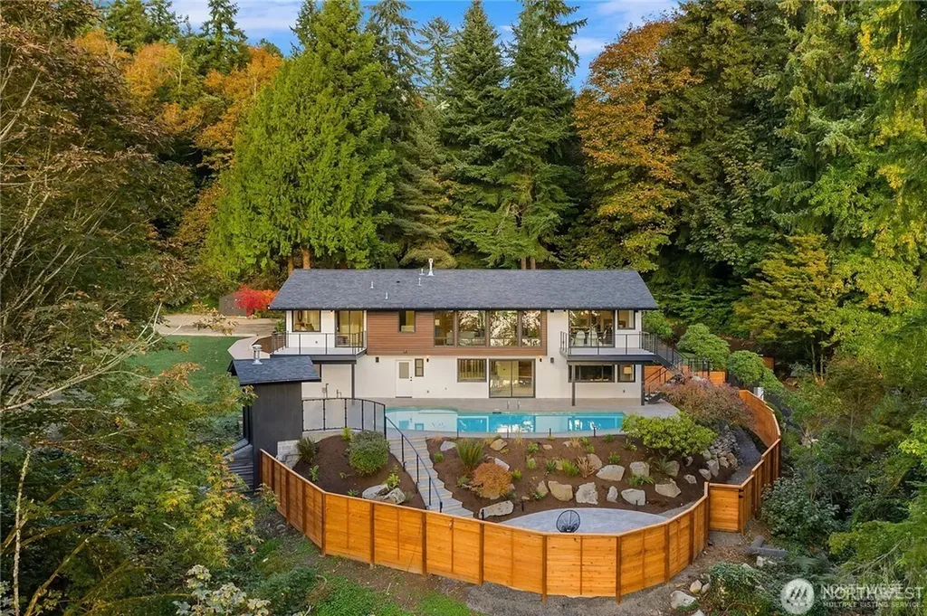 12422 68th Avenue NE Kirkland WA 98034