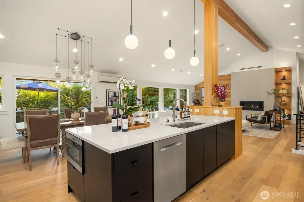 12422 68th Avenue NE Kirkland WA 98034