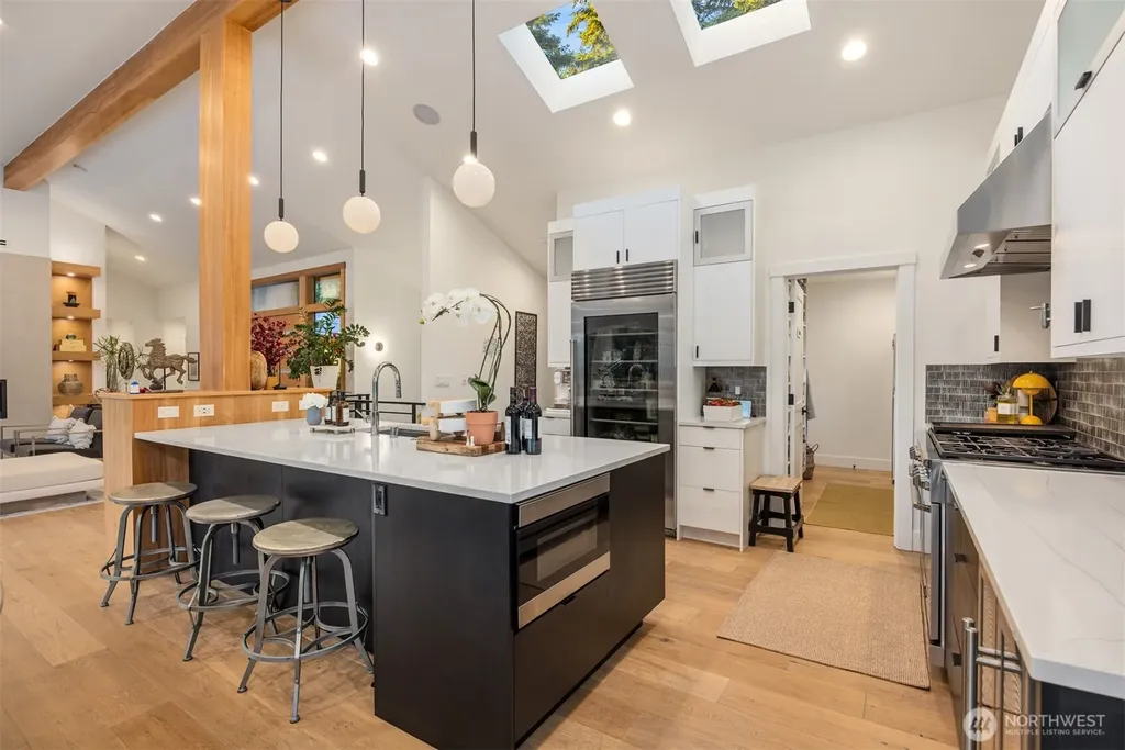 12422 68th Avenue NE Kirkland WA 98034