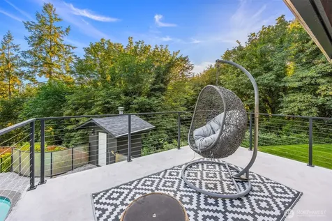 12422 68th Avenue NE Kirkland WA 98034