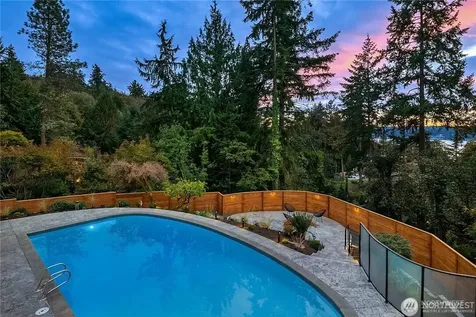 12422 68th Avenue NE Kirkland WA 98034