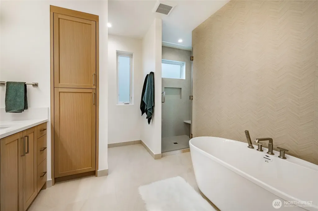 1553 Mitchell Avenue Blaine WA 98230