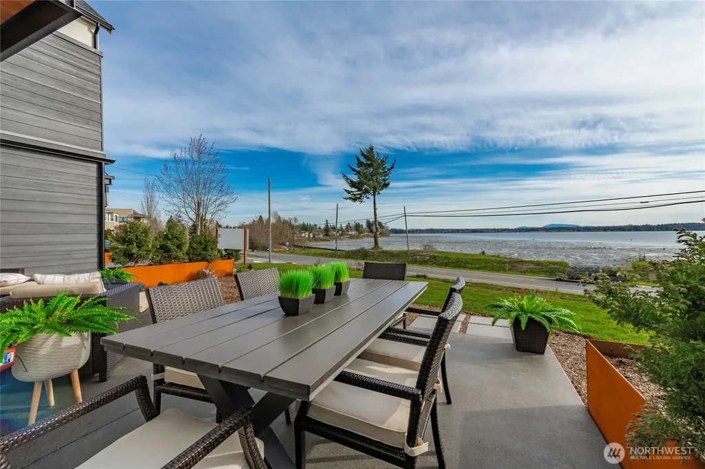 1553 Mitchell Avenue Blaine WA 98230