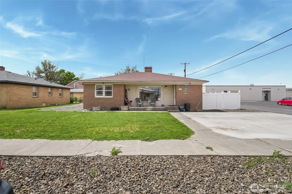 320 S Gumwood Street Moses Lake WA 98837