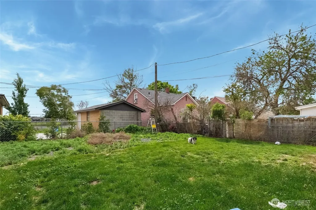 320 S Gumwood Street Moses Lake WA 98837