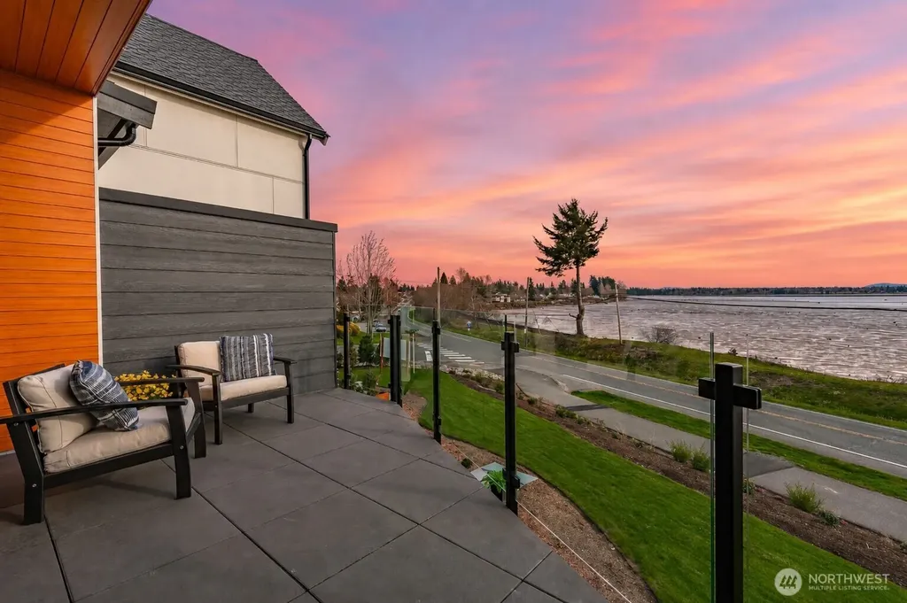 1557 Mitchell Avenue Blaine WA 98230